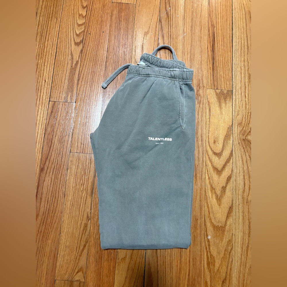 TALENTLESS Women’s Heavyweight Sweatpants